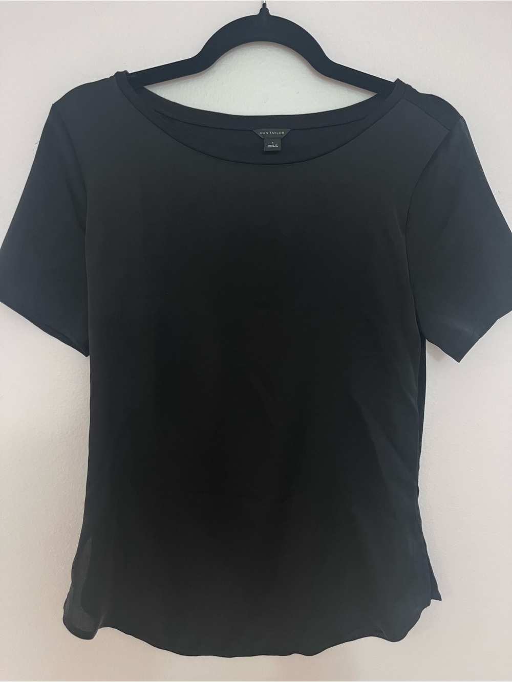 AnnTaylor Black Short Sleeve Crewneck Top
